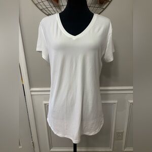 NoBo| Super Soft White V-Neck